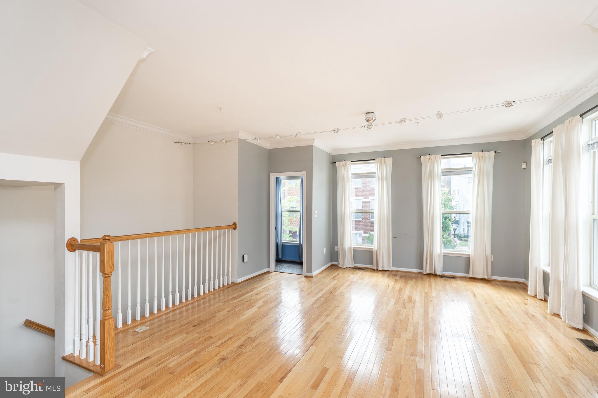 ALBEMARLE SQUARE - Residential Lease