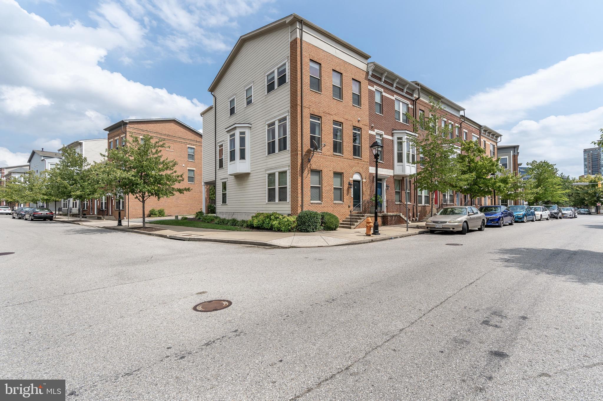 ALBEMARLE SQUARE - Residential Lease