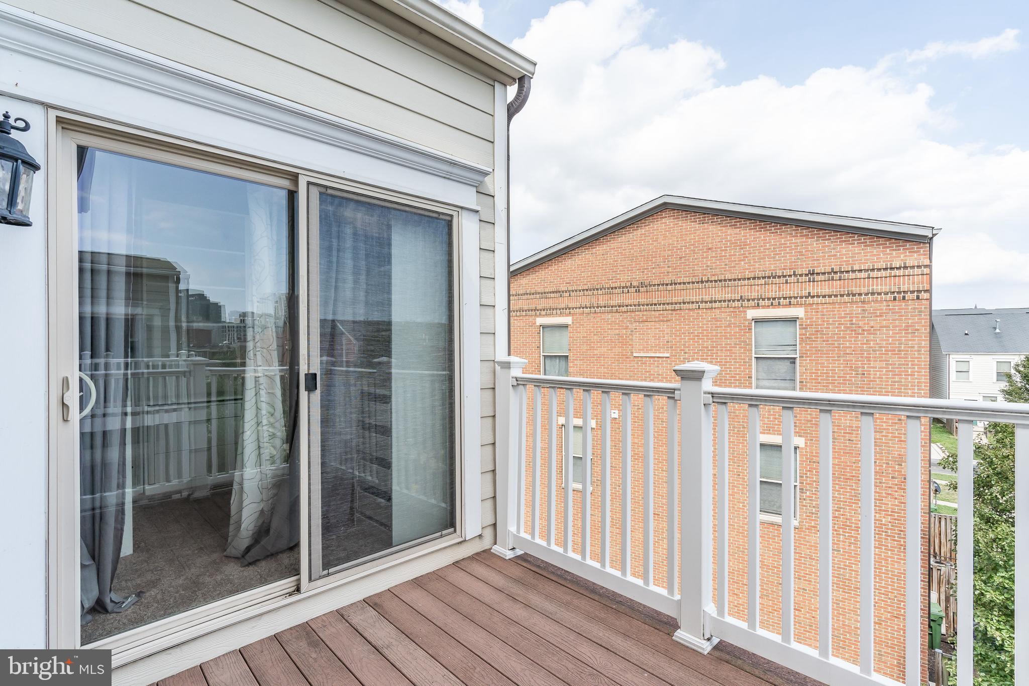 ALBEMARLE SQUARE - Residential Lease