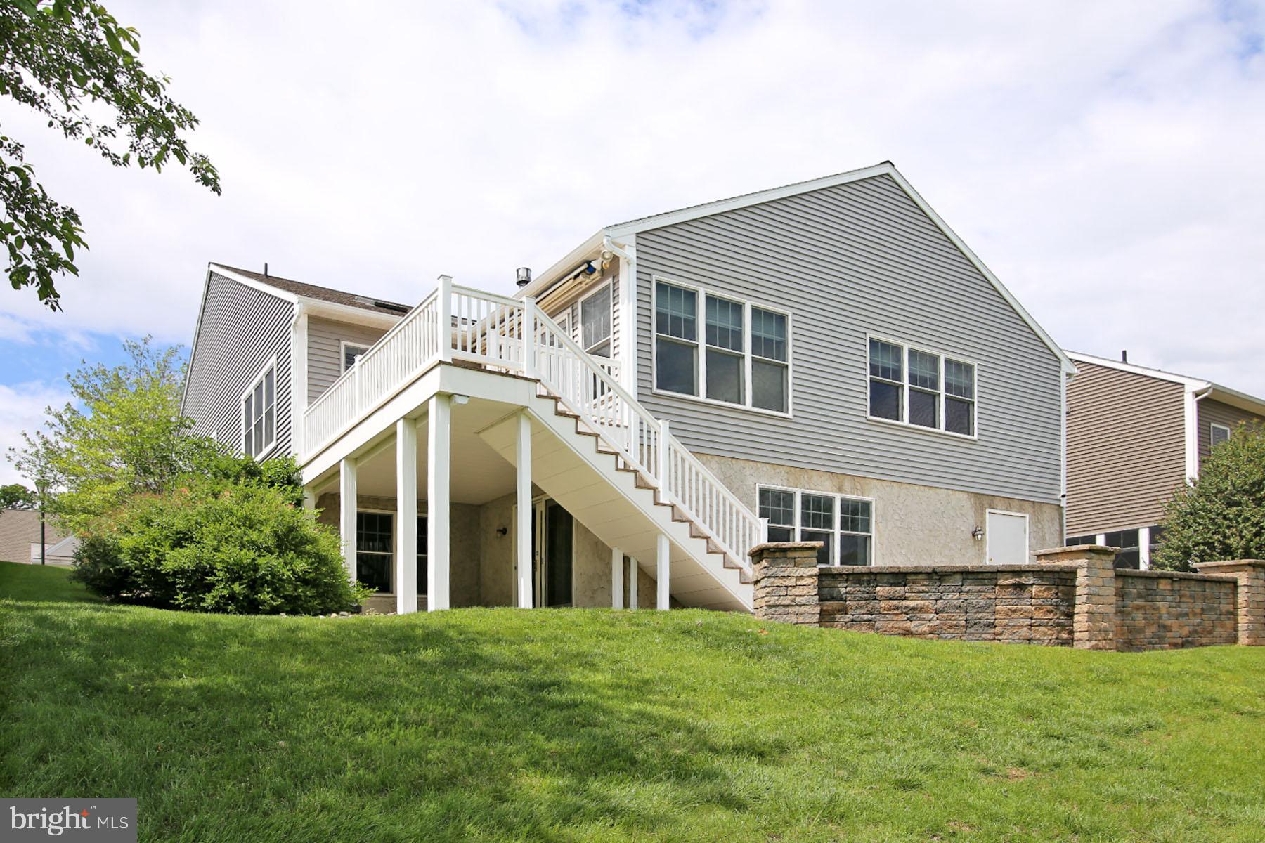 1055 STANFORD DRIVE
