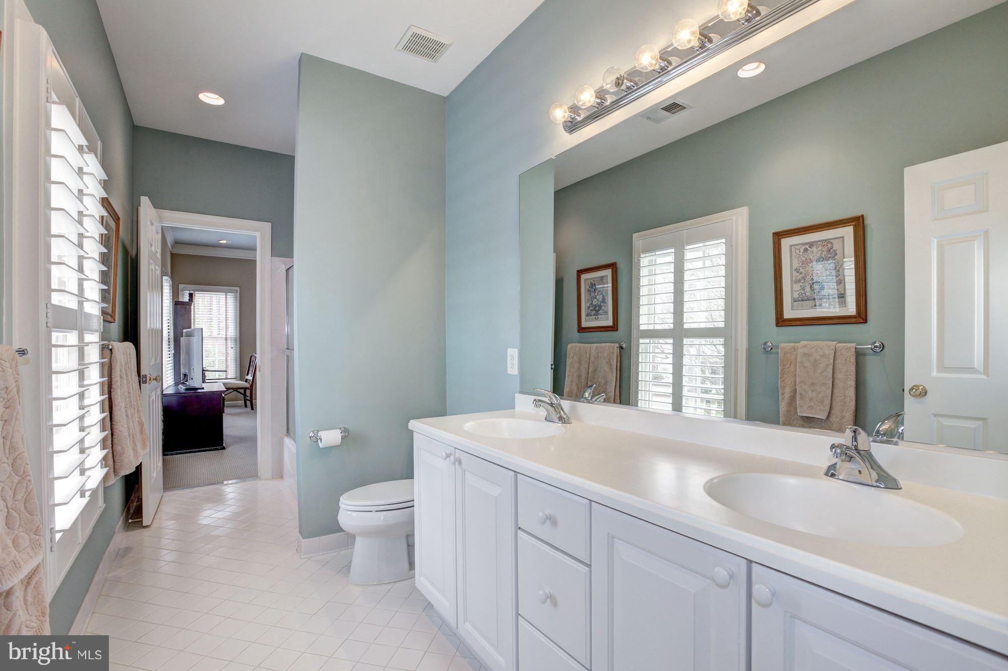 CHEVY CHASE COMMONS - Residential