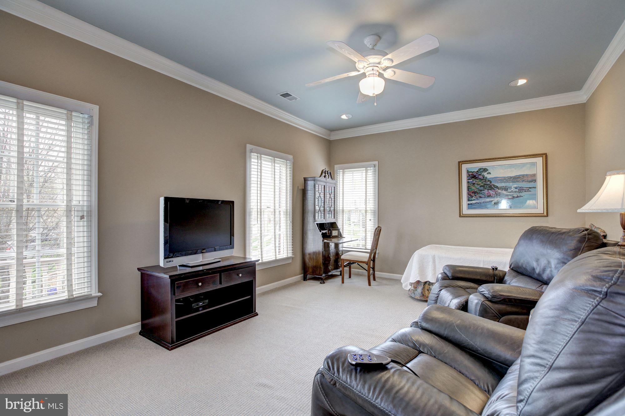 CHEVY CHASE COMMONS - Residential