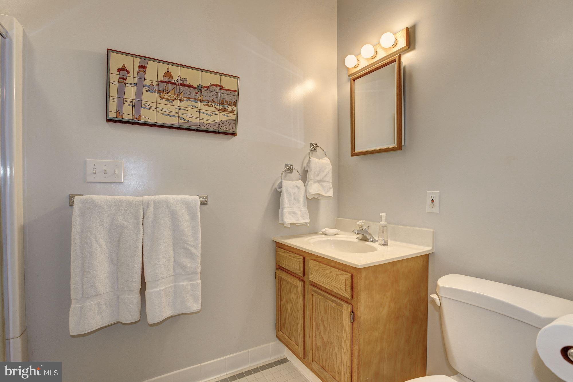 CHEVY CHASE COMMONS - Residential