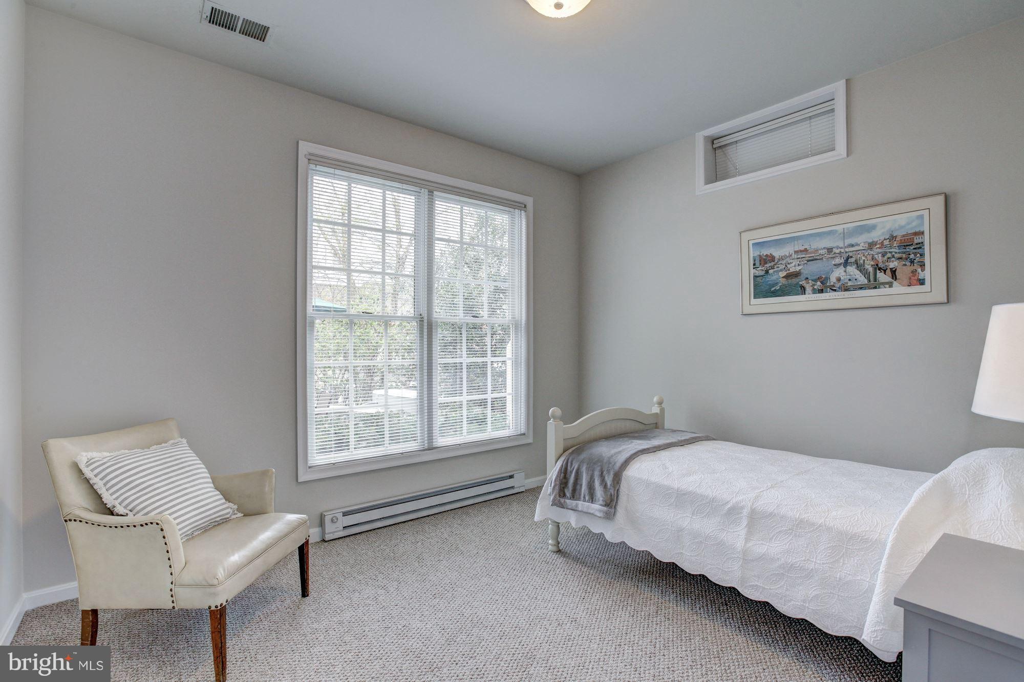 CHEVY CHASE COMMONS - Residential