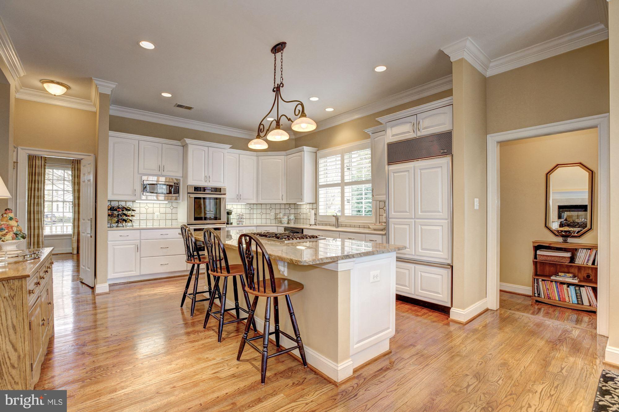 CHEVY CHASE COMMONS - Residential