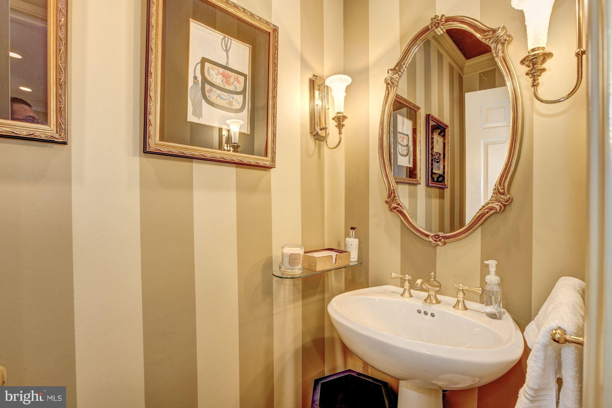 CHEVY CHASE COMMONS - Residential