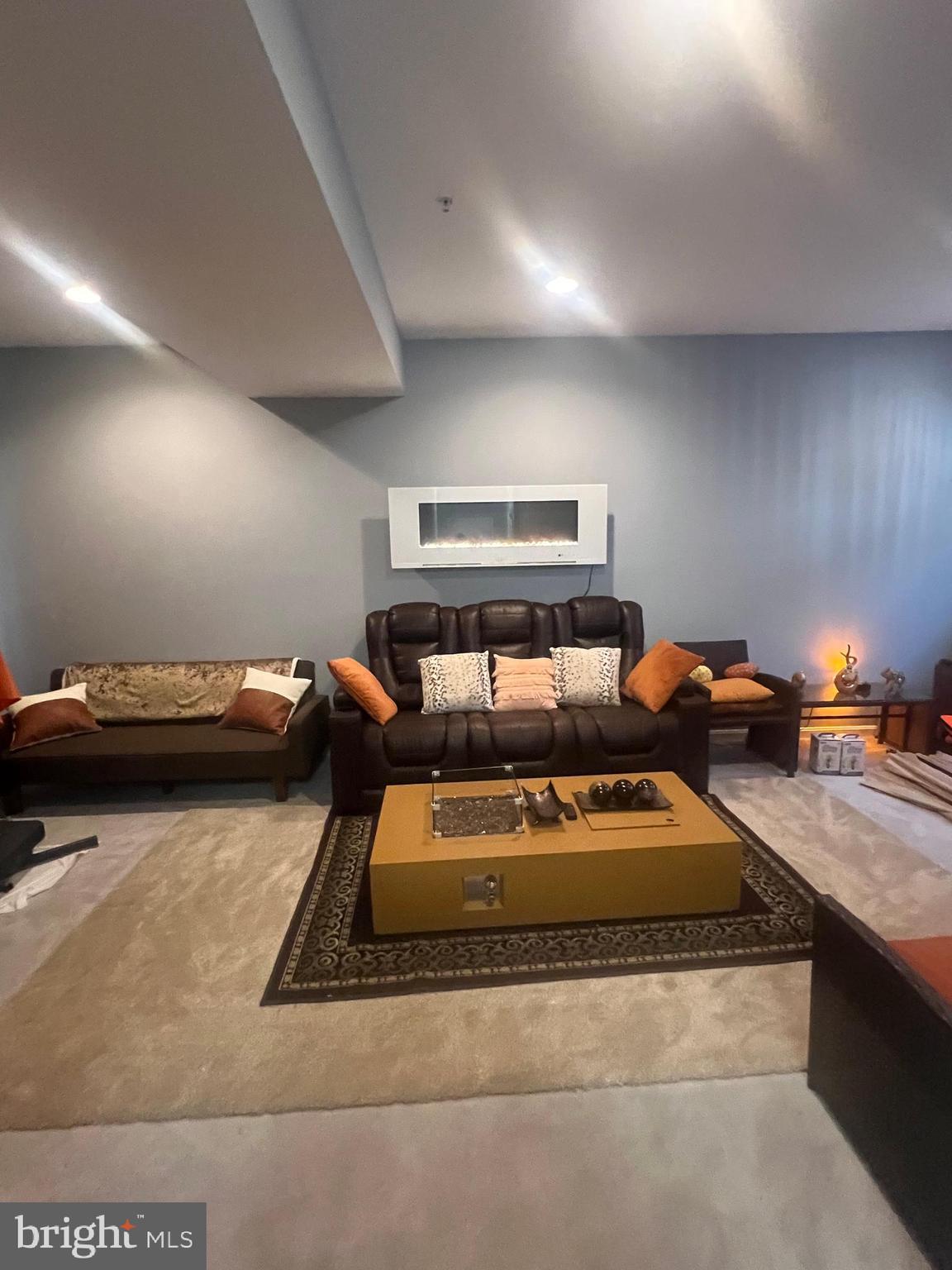 CLIFFTON ON THE POTOMAC - Residential