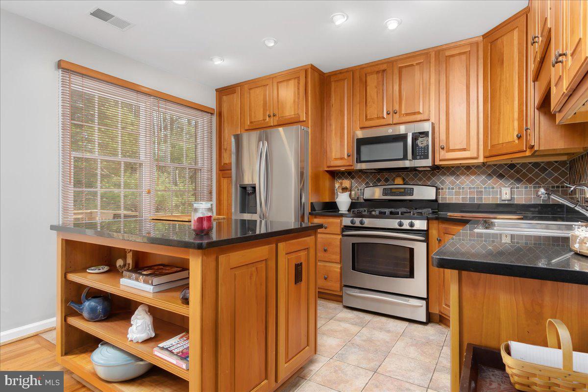 NORTH GATE TOWNE HOMES - Residential