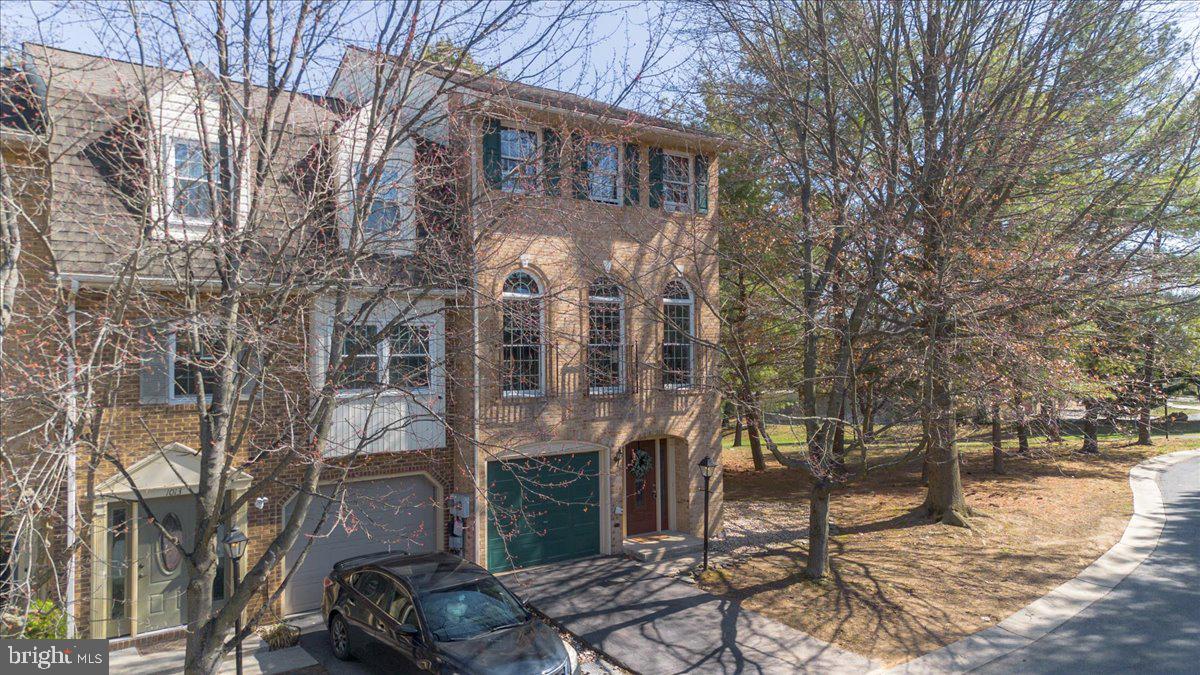 NORTH GATE TOWNE HOMES - Residential