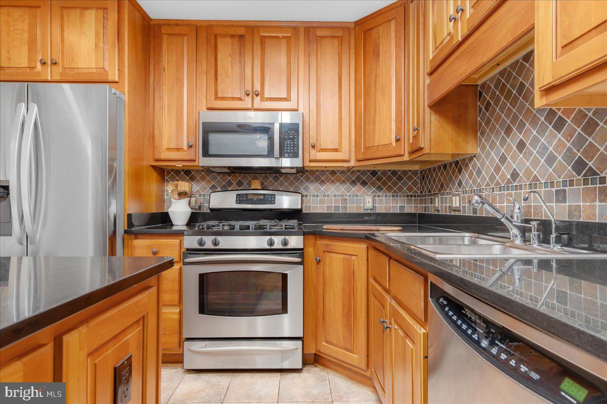 NORTH GATE TOWNE HOMES - Residential