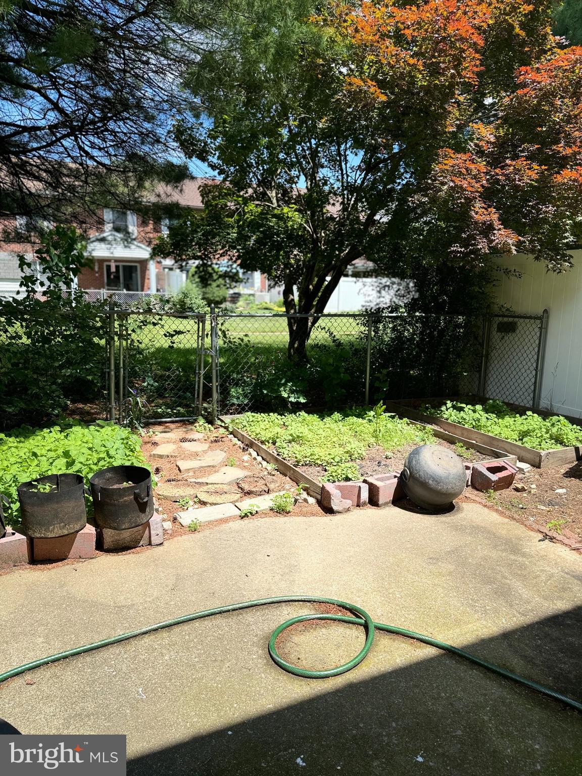 TOWNE OAK VILLAGE - Residential