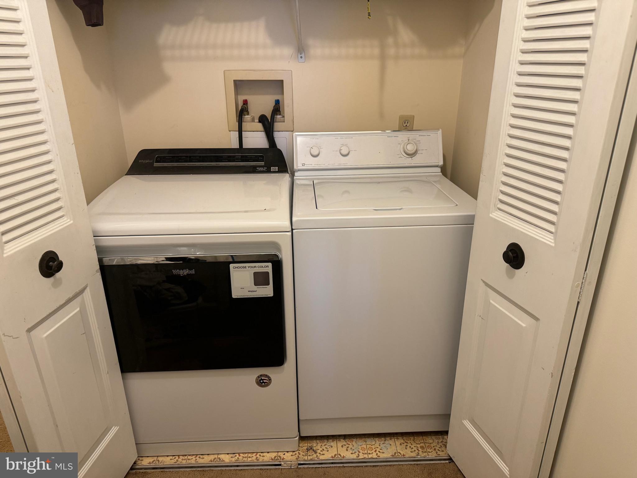 TOWNE OAK VILLAGE - Residential