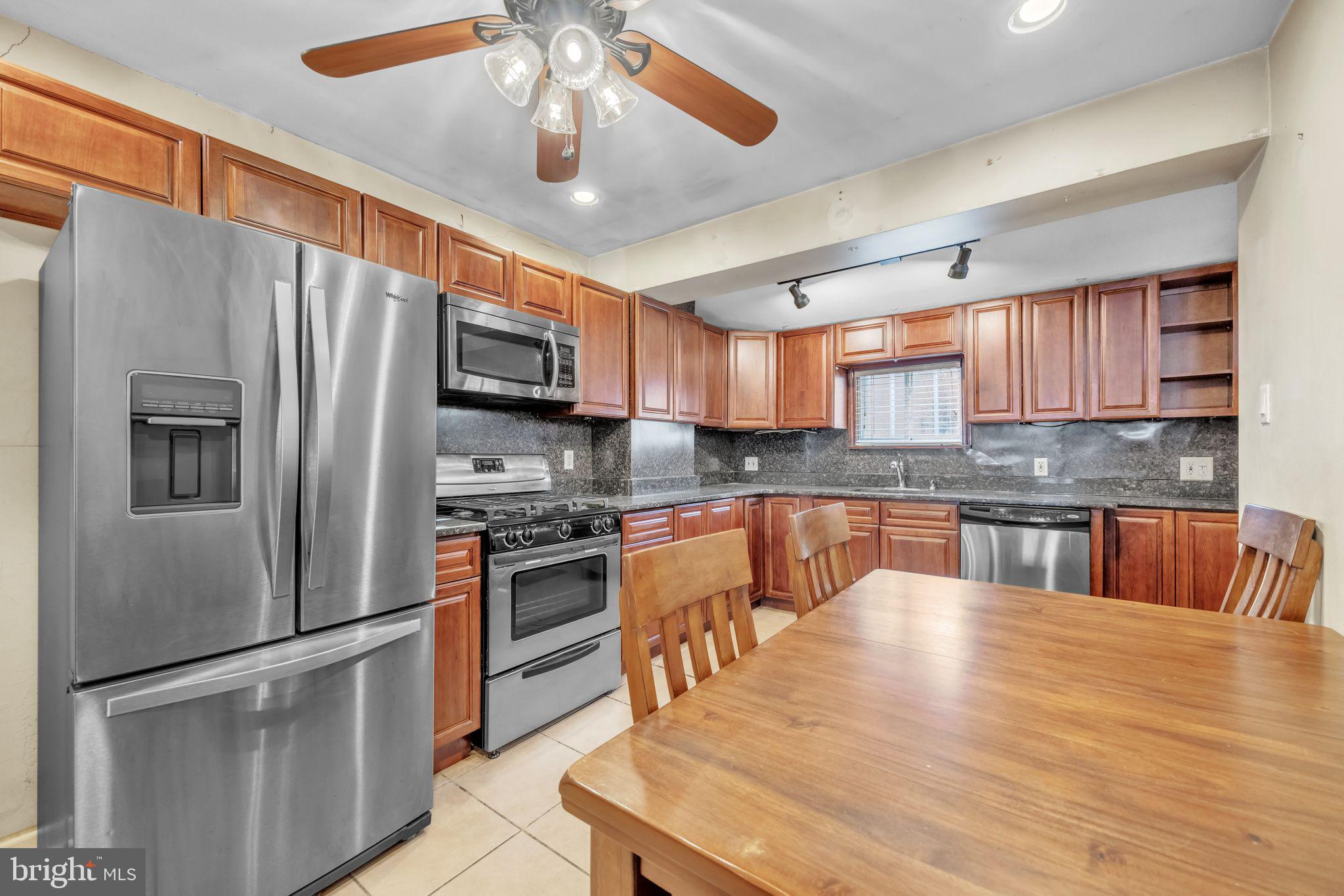 WHITMAN - Residential