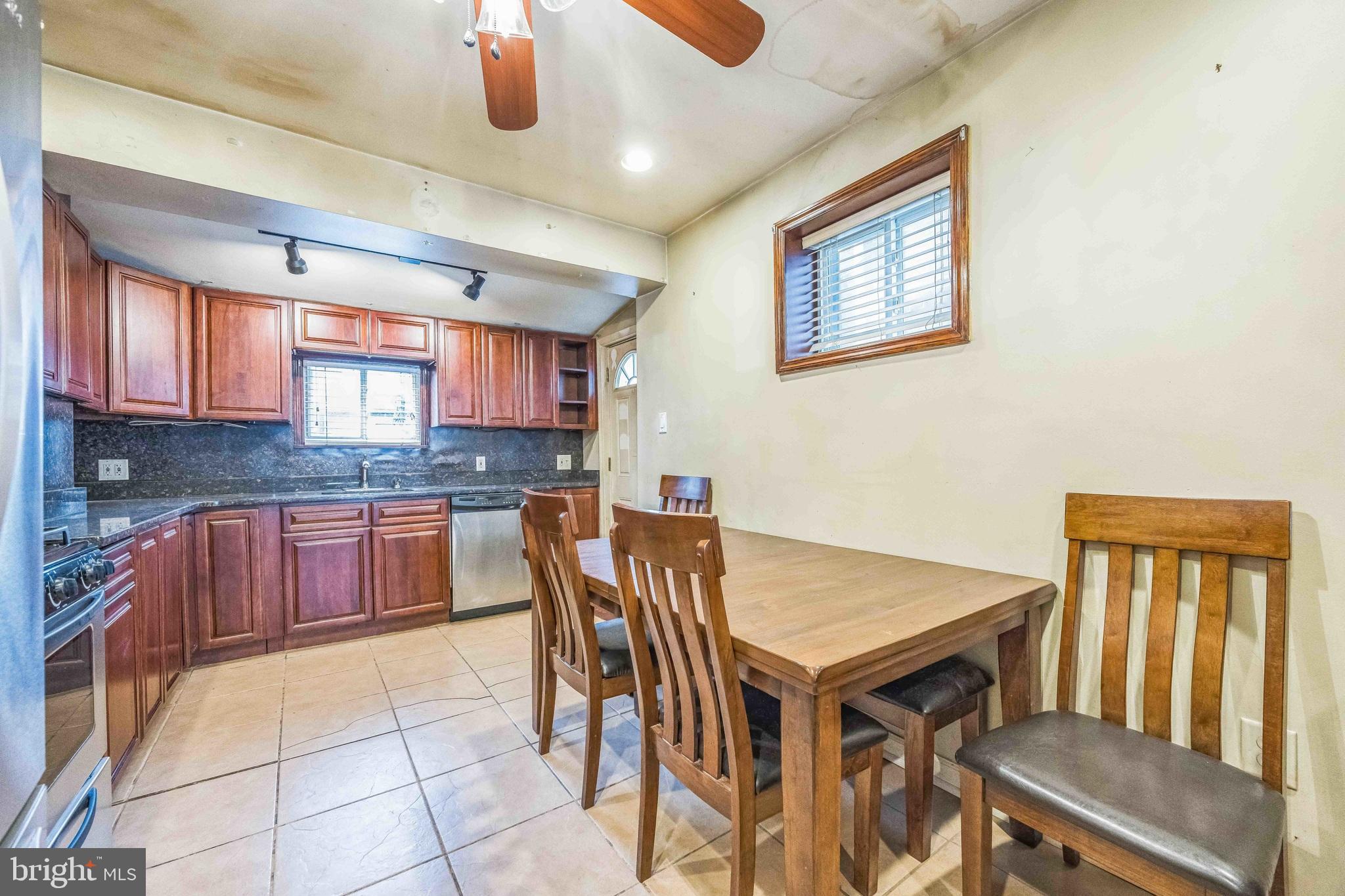 WHITMAN - Residential