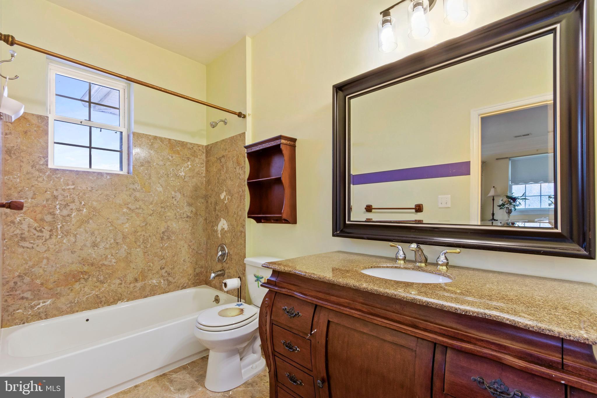 SOUTHAMPTON - Residential Lease