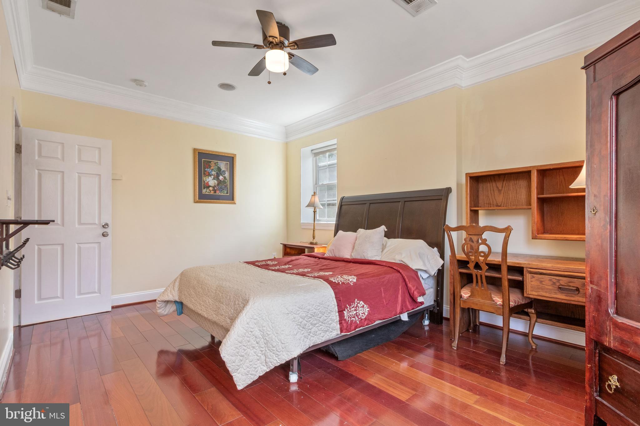 SOUTHAMPTON - Residential Lease