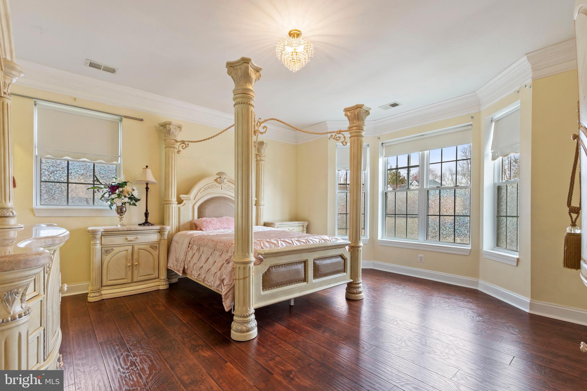 SOUTHAMPTON - Residential Lease