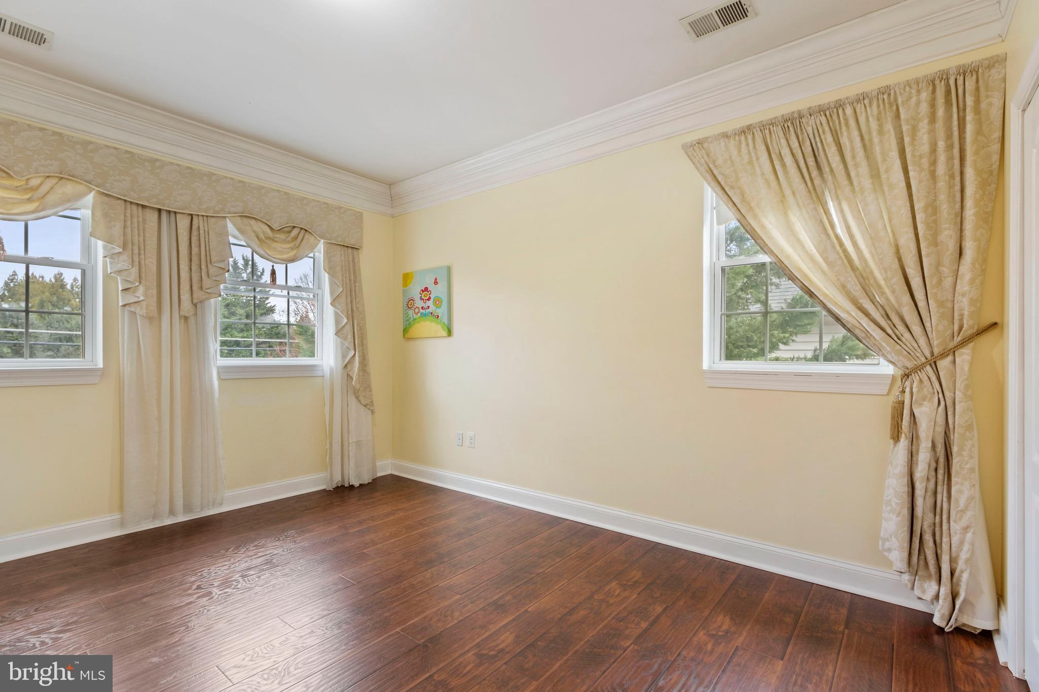 SOUTHAMPTON - Residential Lease