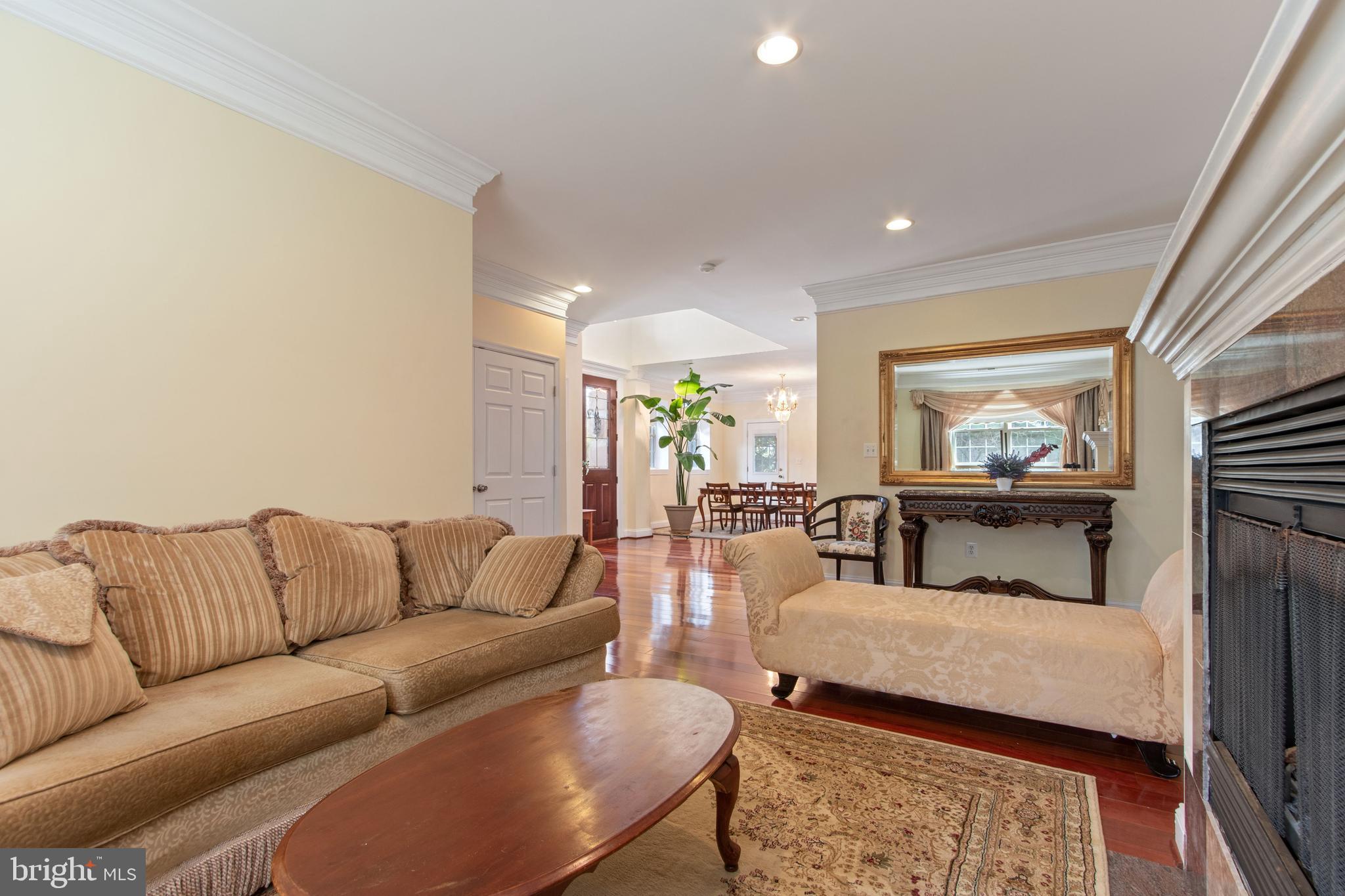 SOUTHAMPTON - Residential Lease