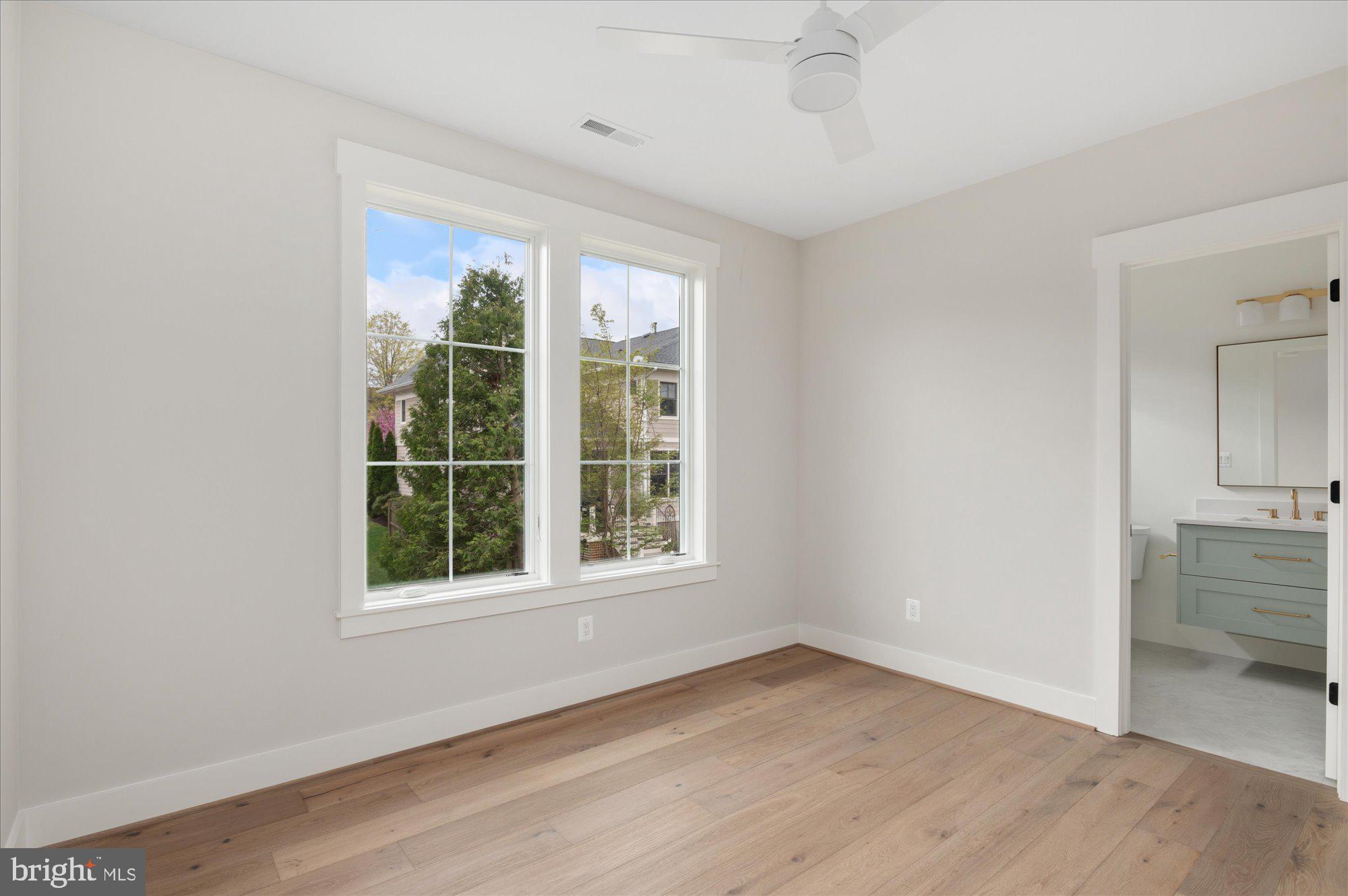 WILLIAMSBURG VILLAGE - Residential