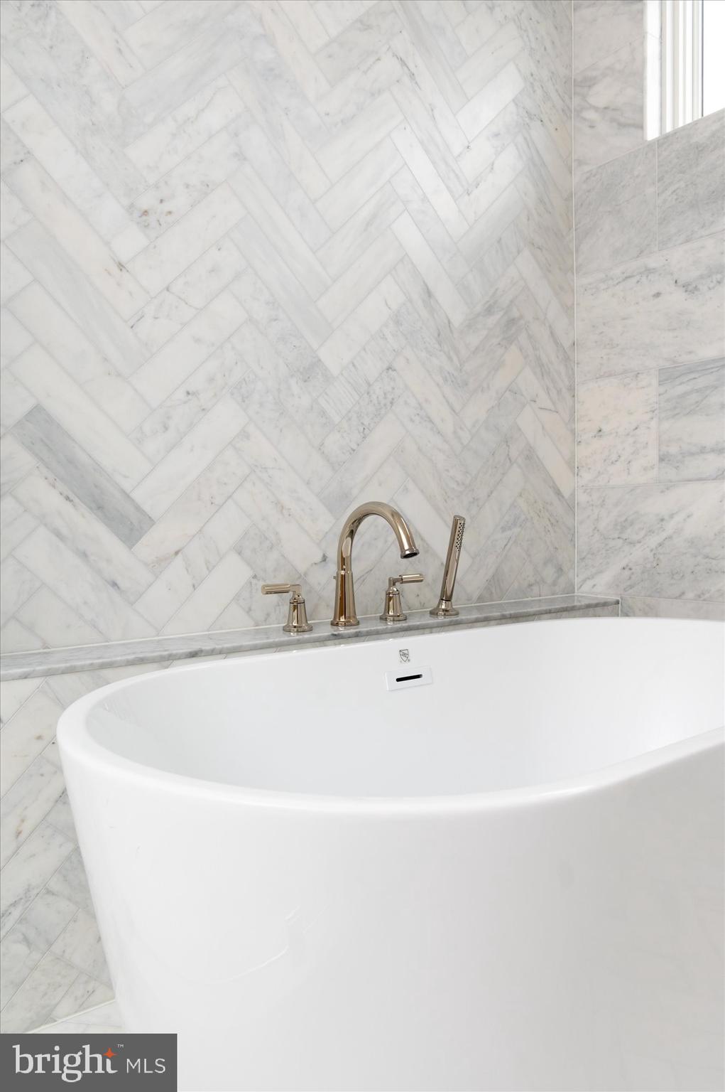 WILLIAMSBURG VILLAGE - Residential