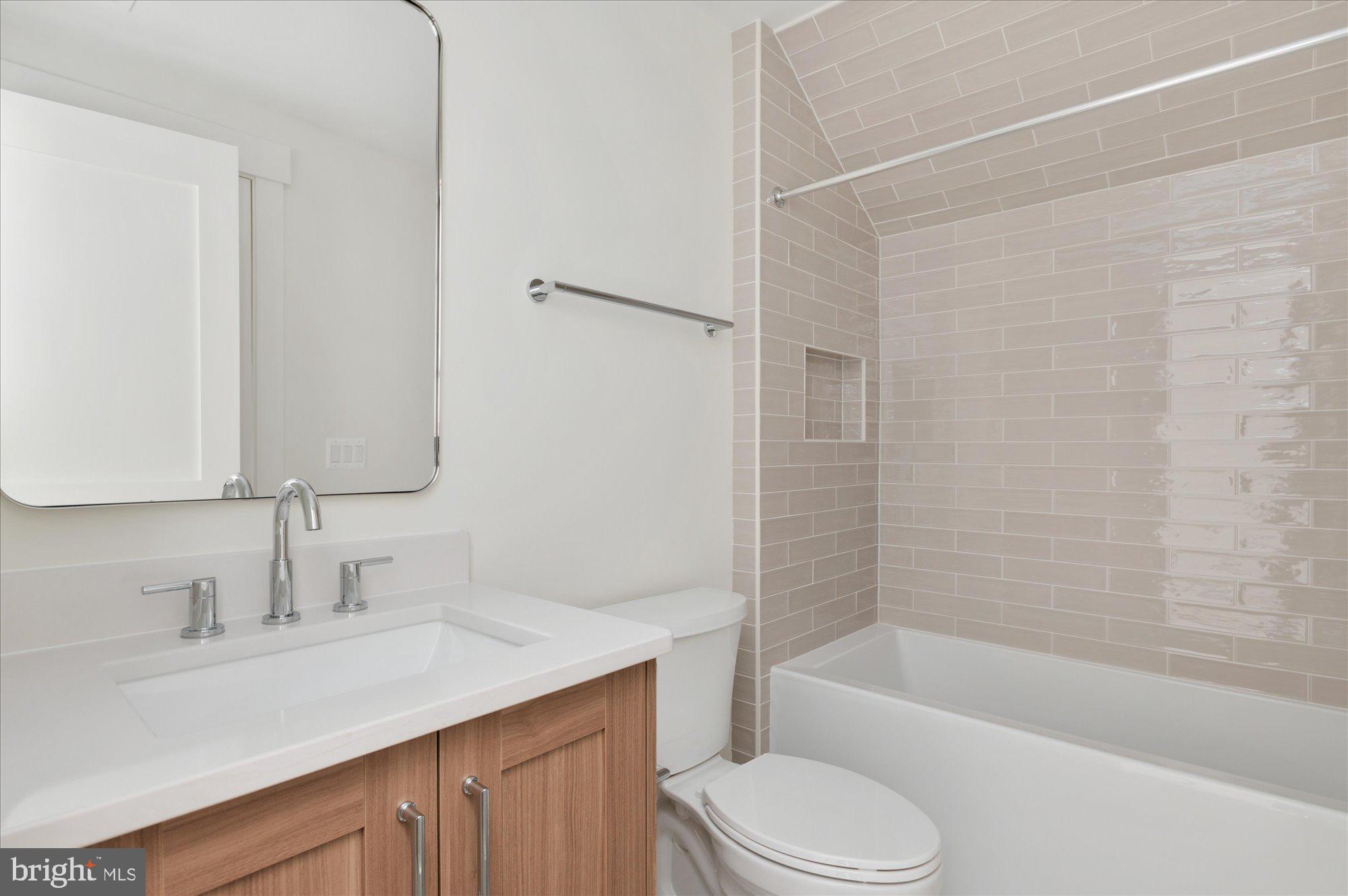 WILLIAMSBURG VILLAGE - Residential