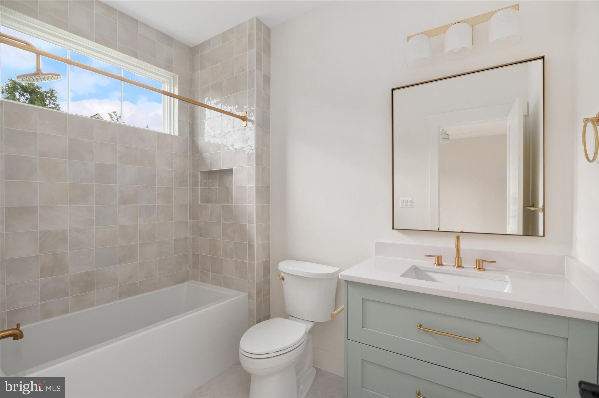 WILLIAMSBURG VILLAGE - Residential