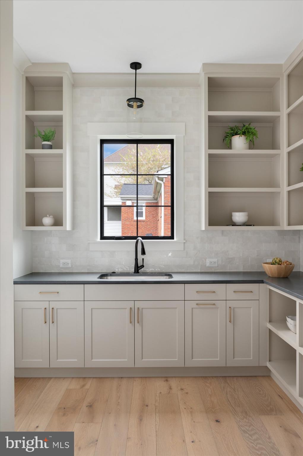 WILLIAMSBURG VILLAGE - Residential