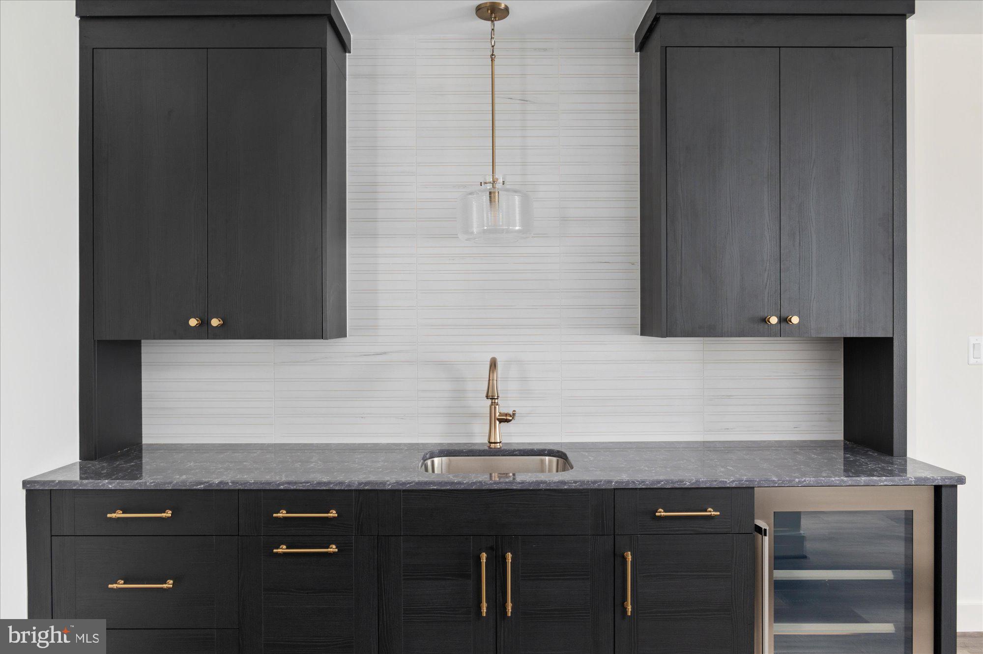 WILLIAMSBURG VILLAGE - Residential