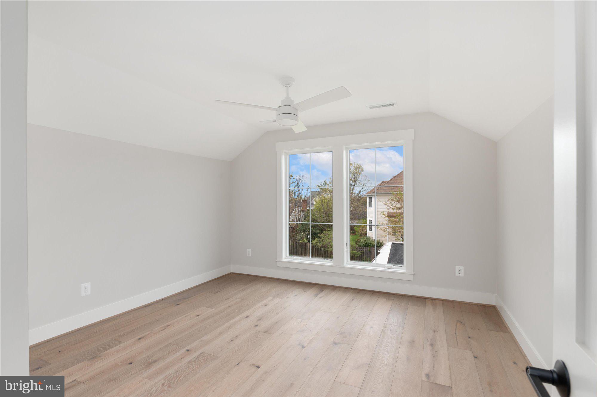 WILLIAMSBURG VILLAGE - Residential