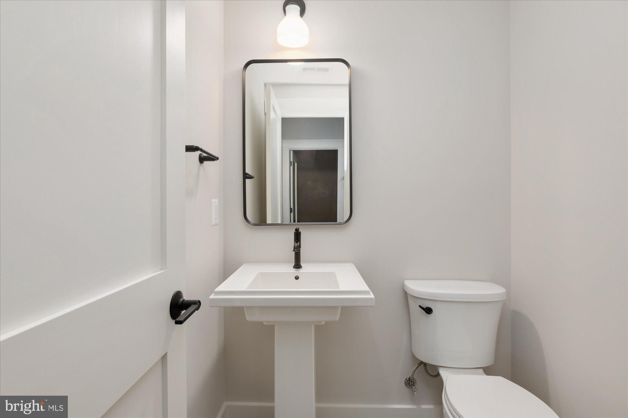 WILLIAMSBURG VILLAGE - Residential