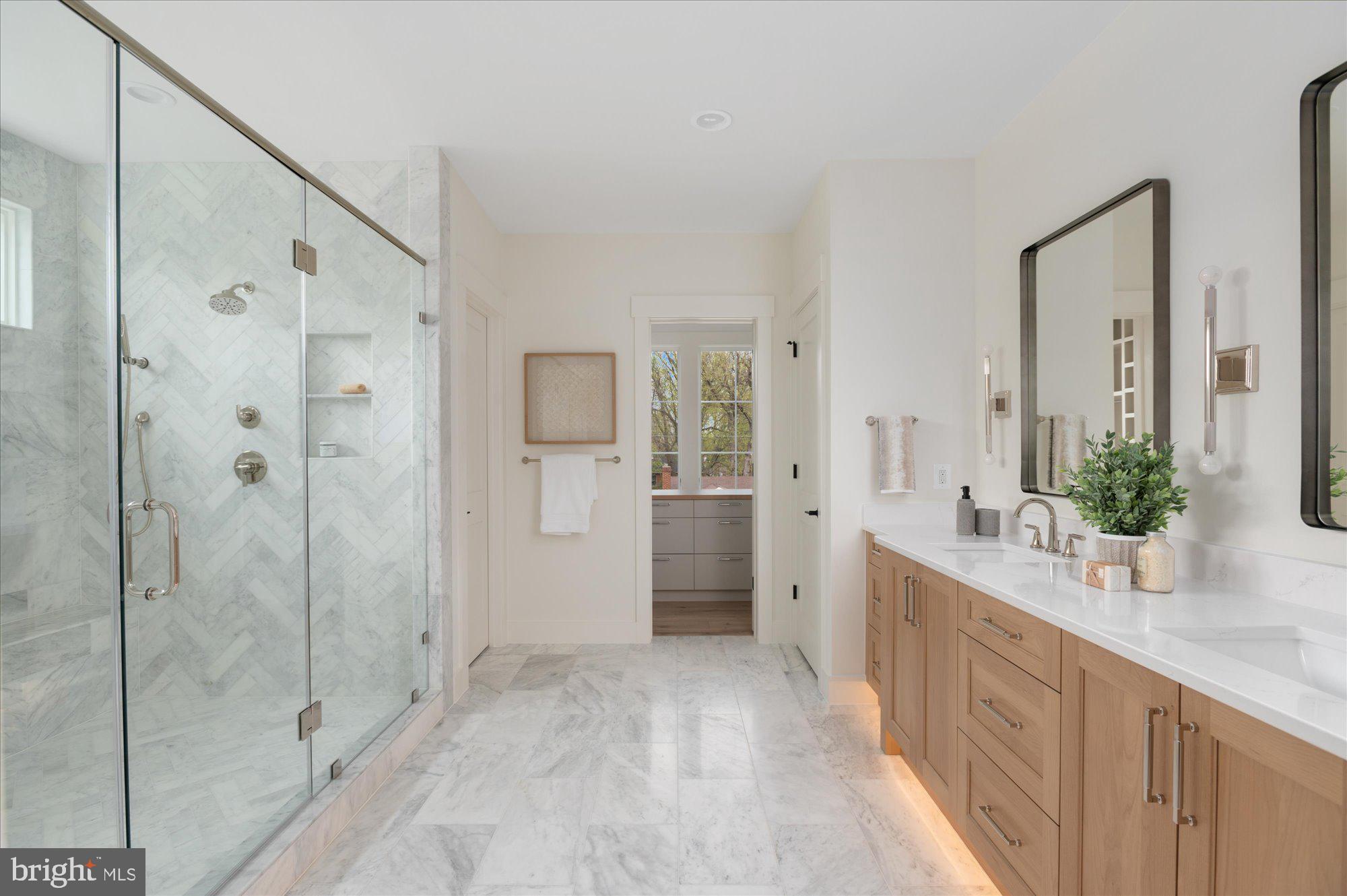 WILLIAMSBURG VILLAGE - Residential