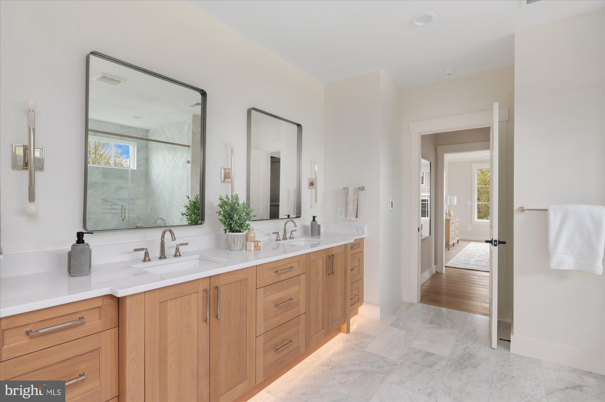 WILLIAMSBURG VILLAGE - Residential