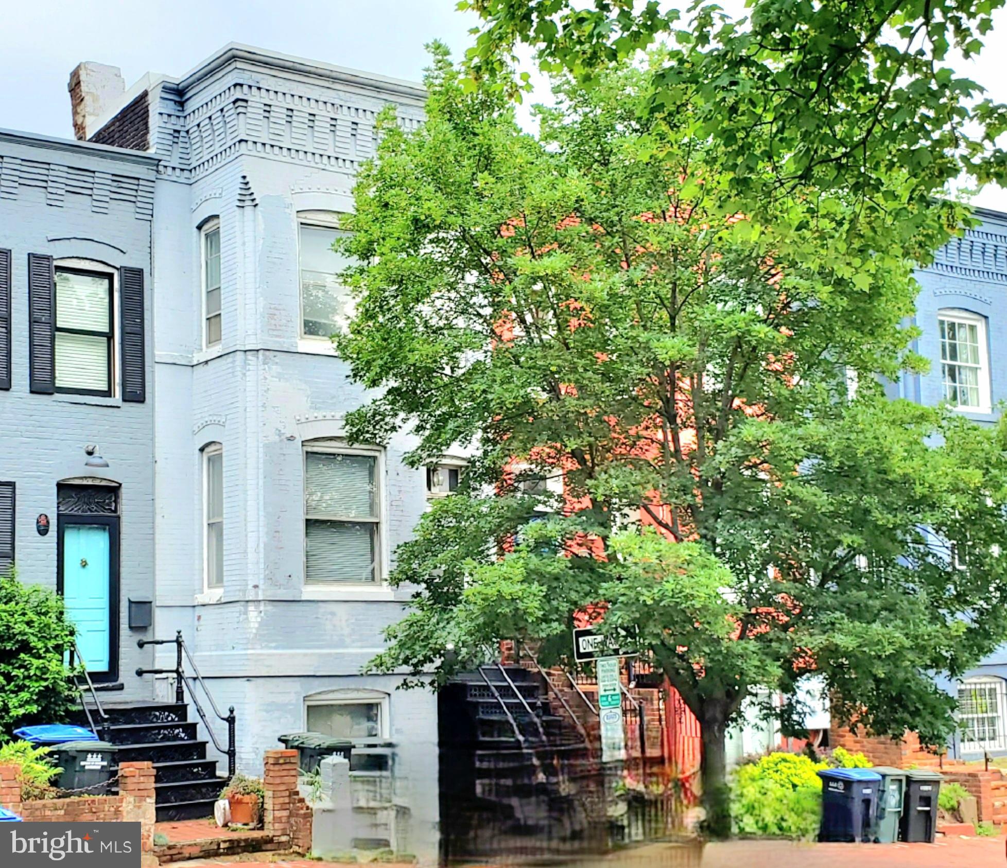 712 4TH STREET SE