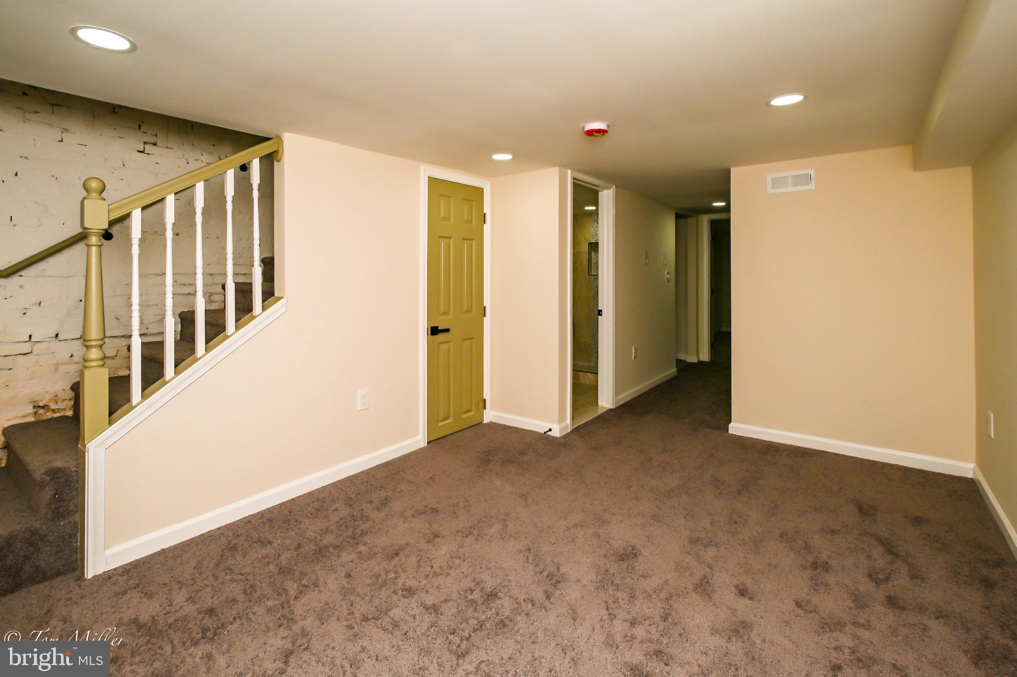 BROADWAY EAST - Residential