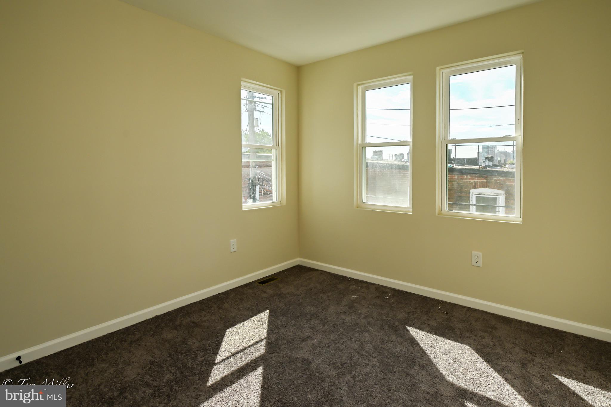 BROADWAY EAST - Residential