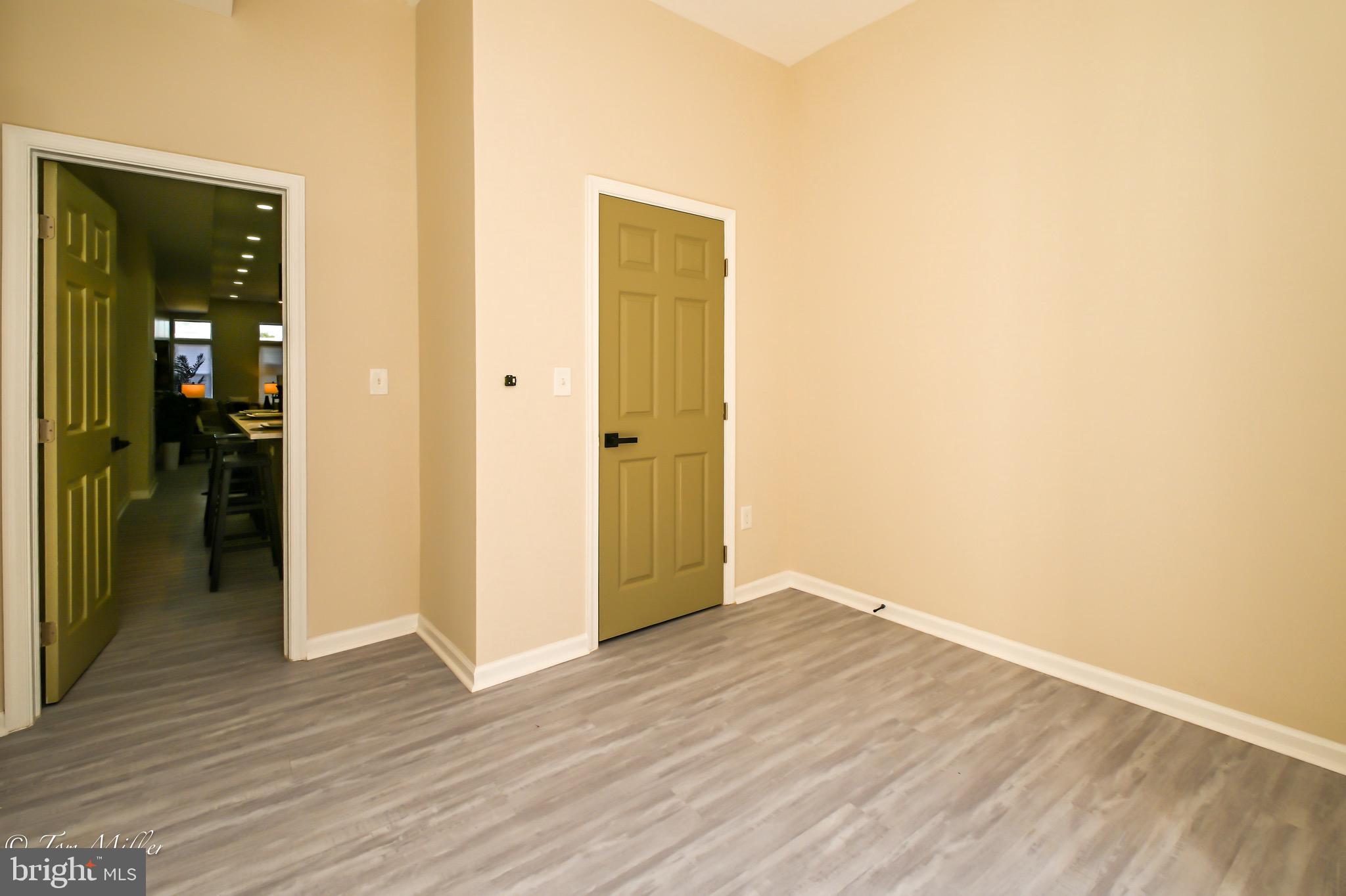 BROADWAY EAST - Residential