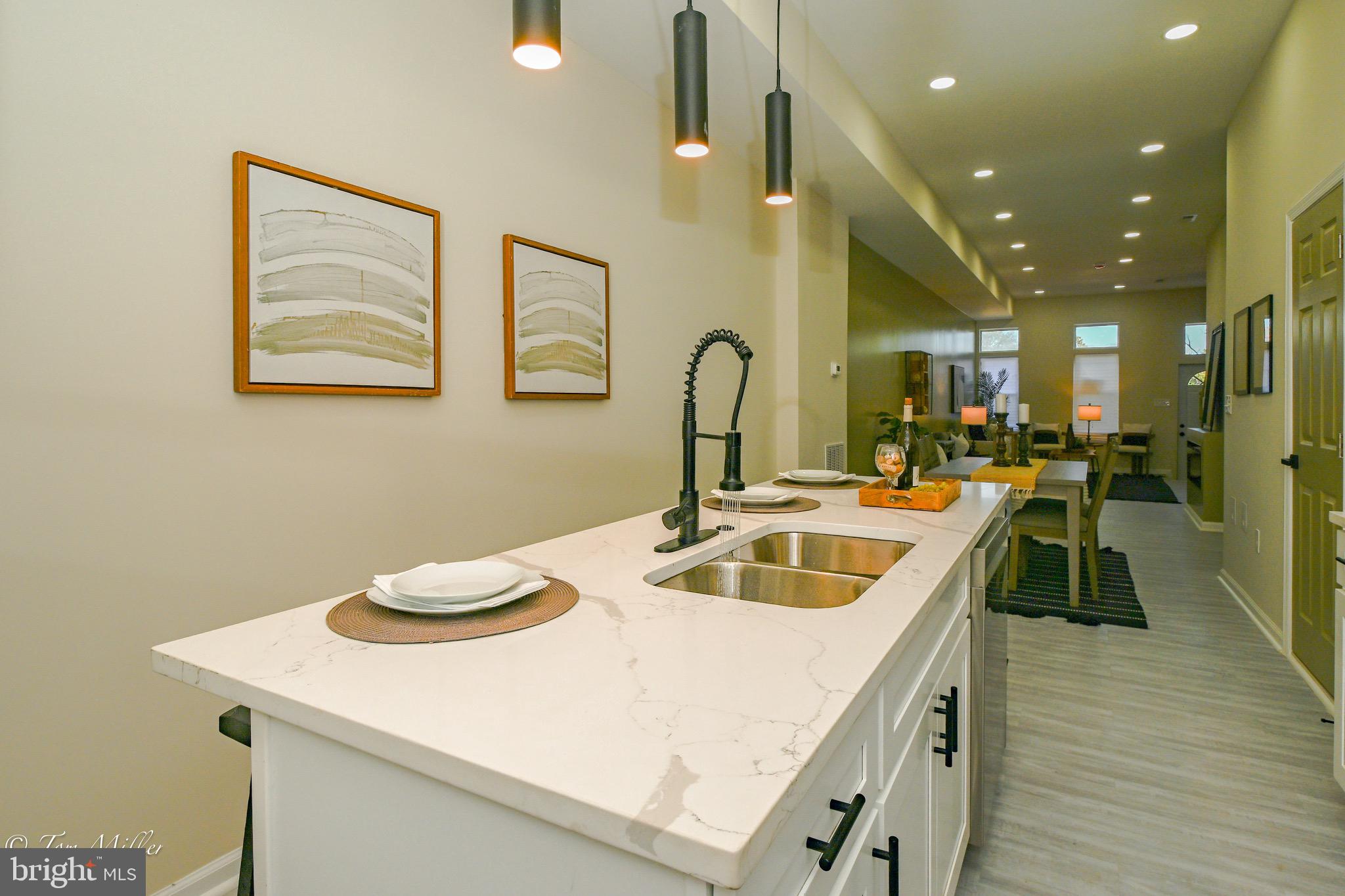 BROADWAY EAST - Residential