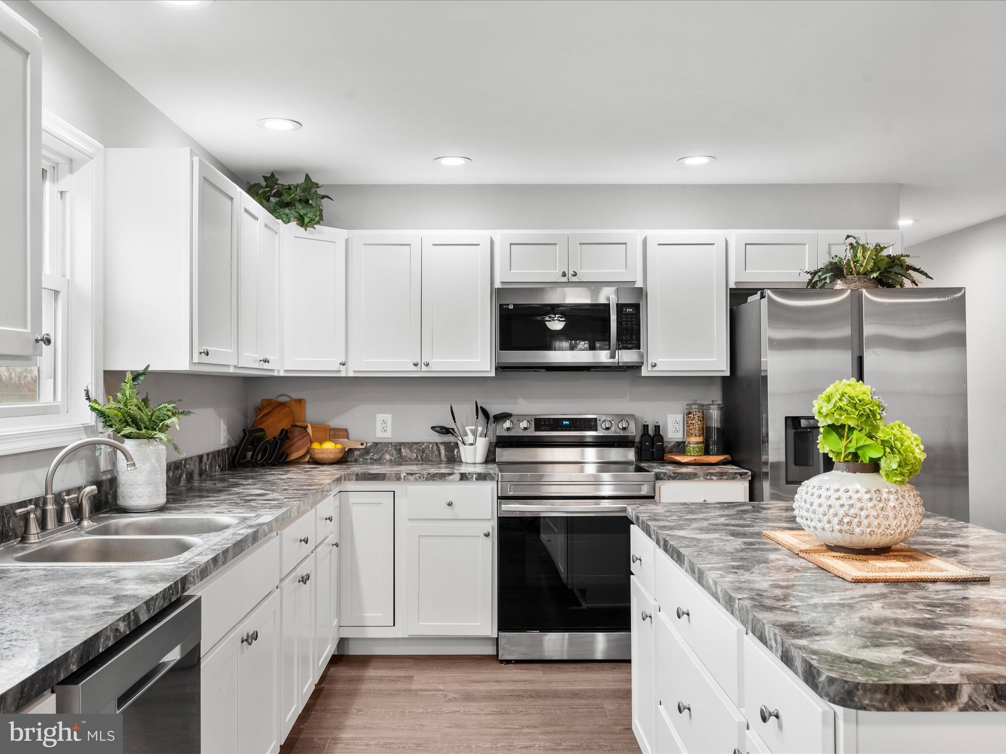 MOHR'S LANDING - Residential