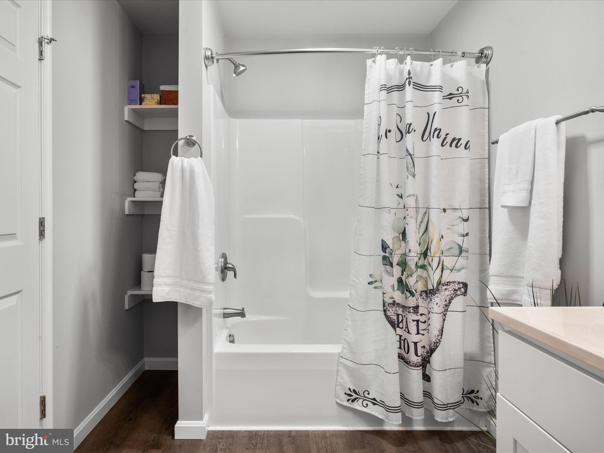 MOHR'S LANDING - Residential