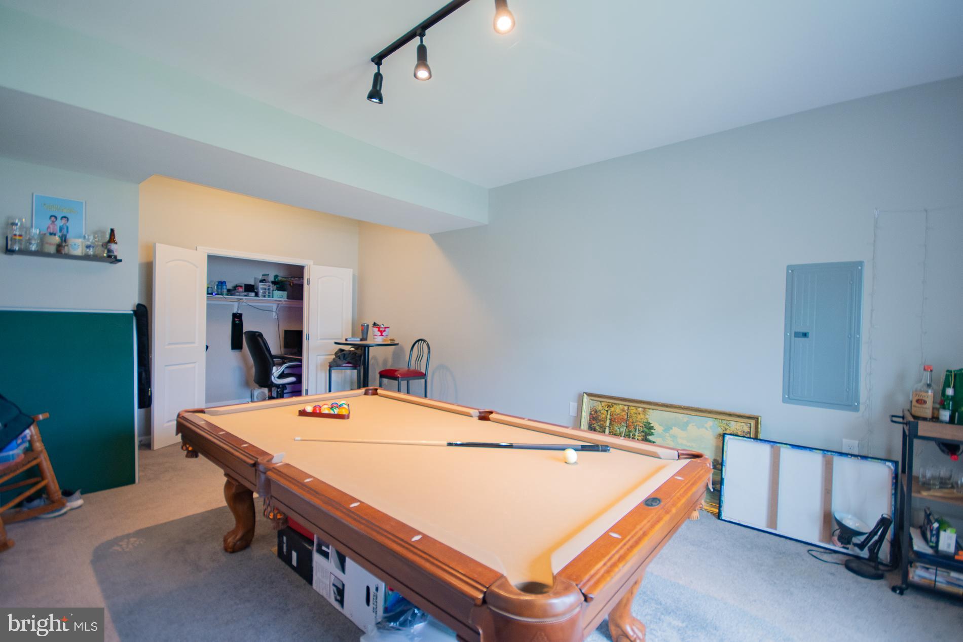 RED HILL - Residential