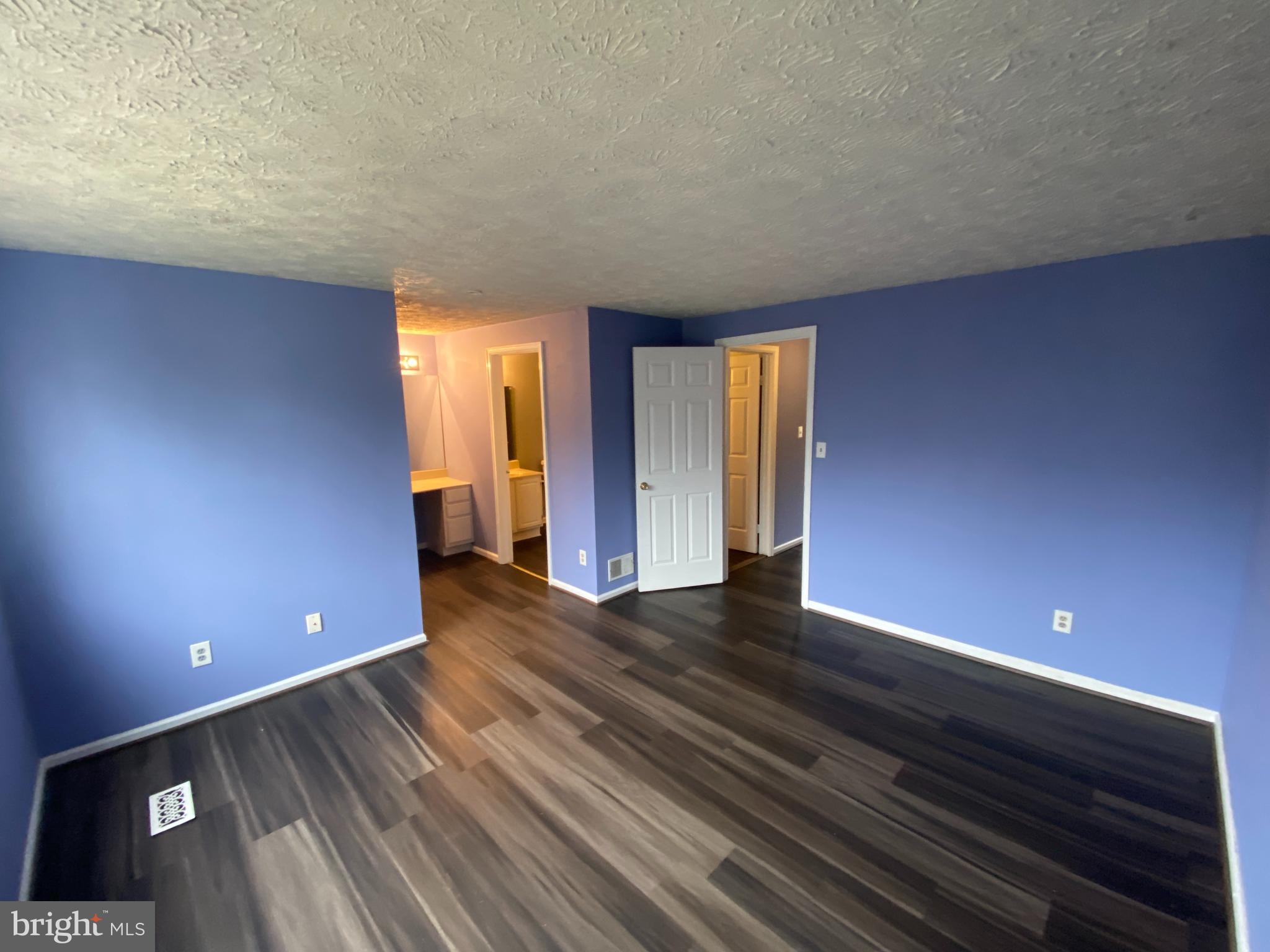 HOLLYMEAD - Residential Lease