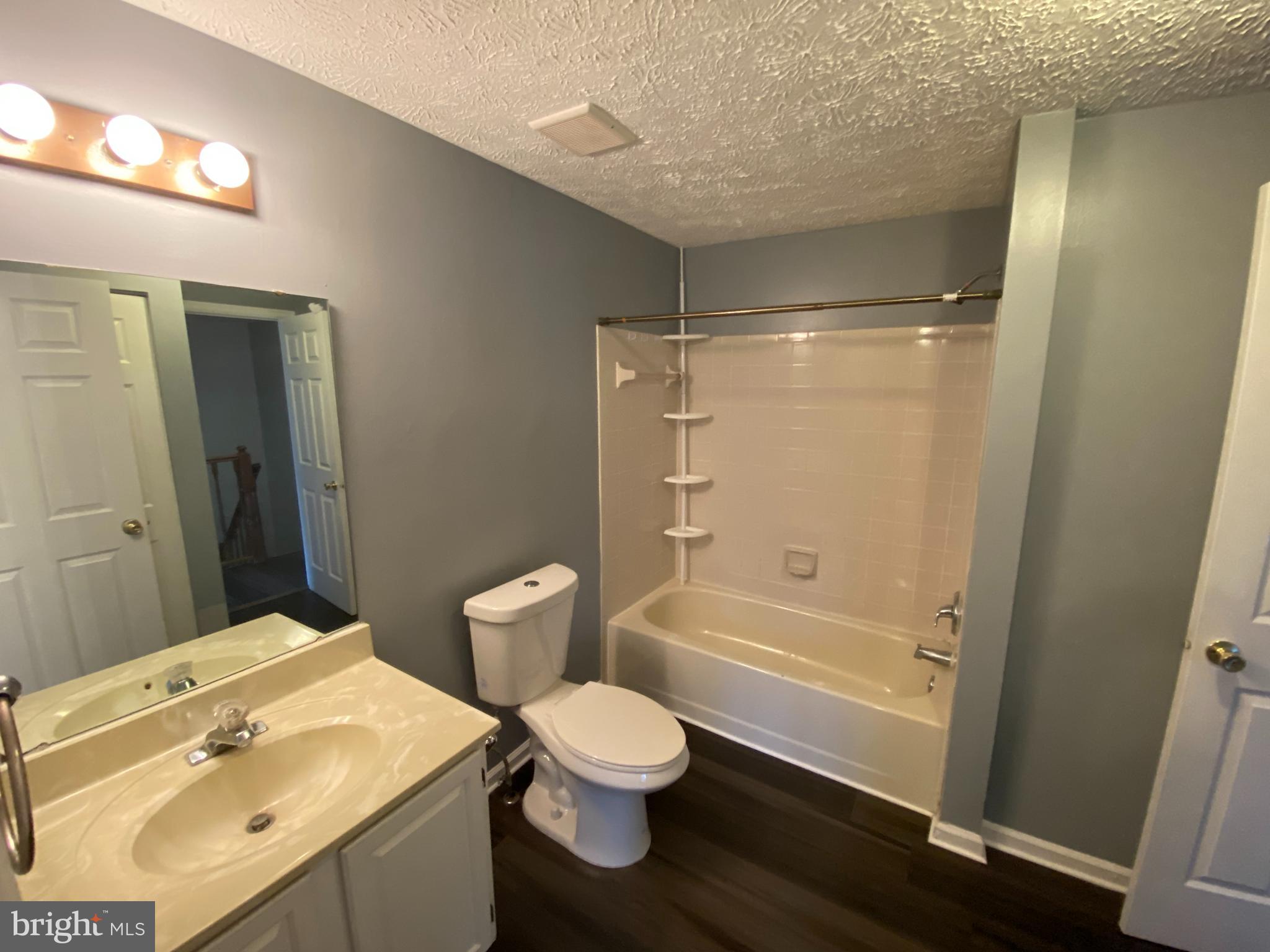 HOLLYMEAD - Residential Lease