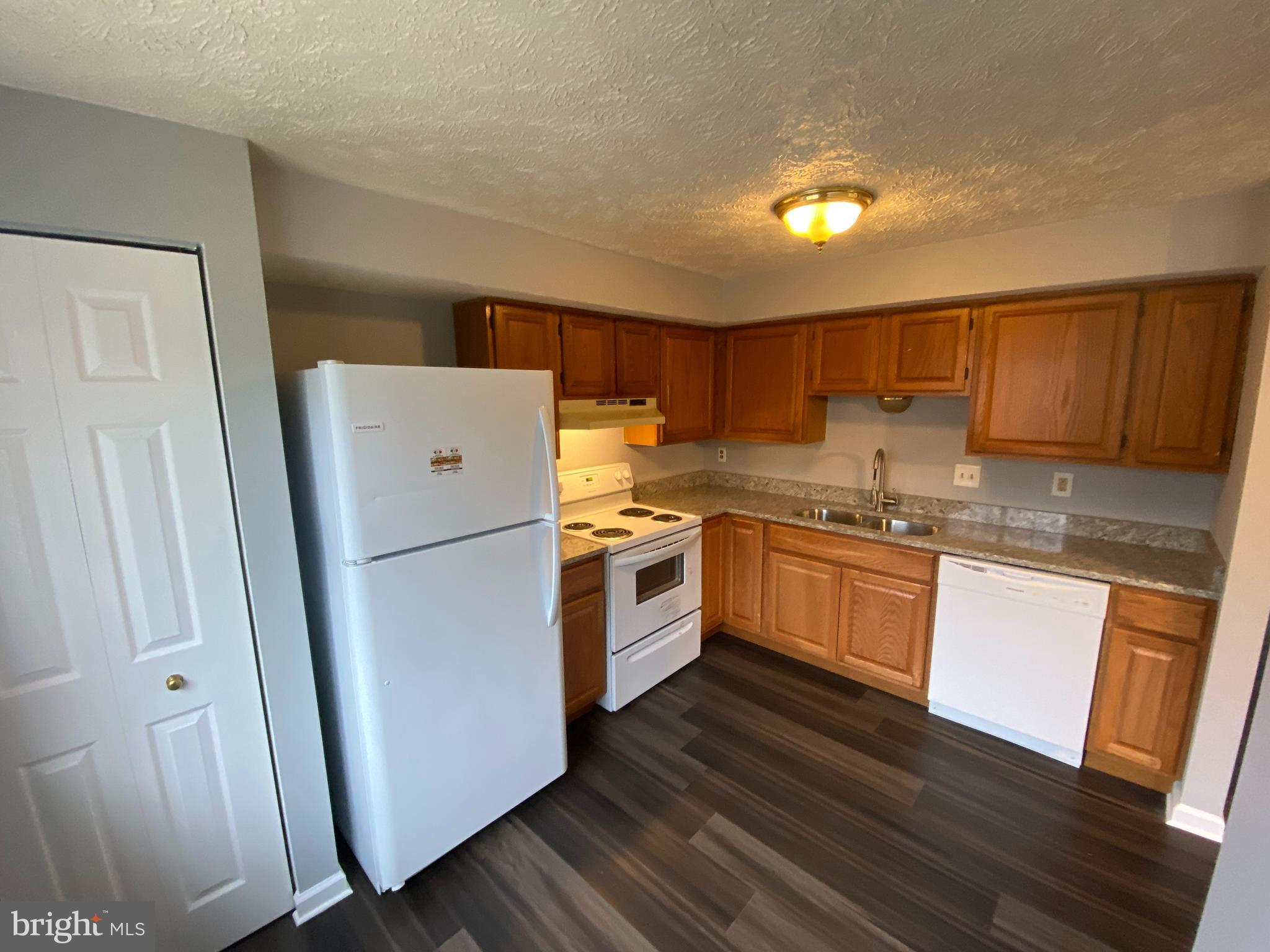 HOLLYMEAD - Residential Lease