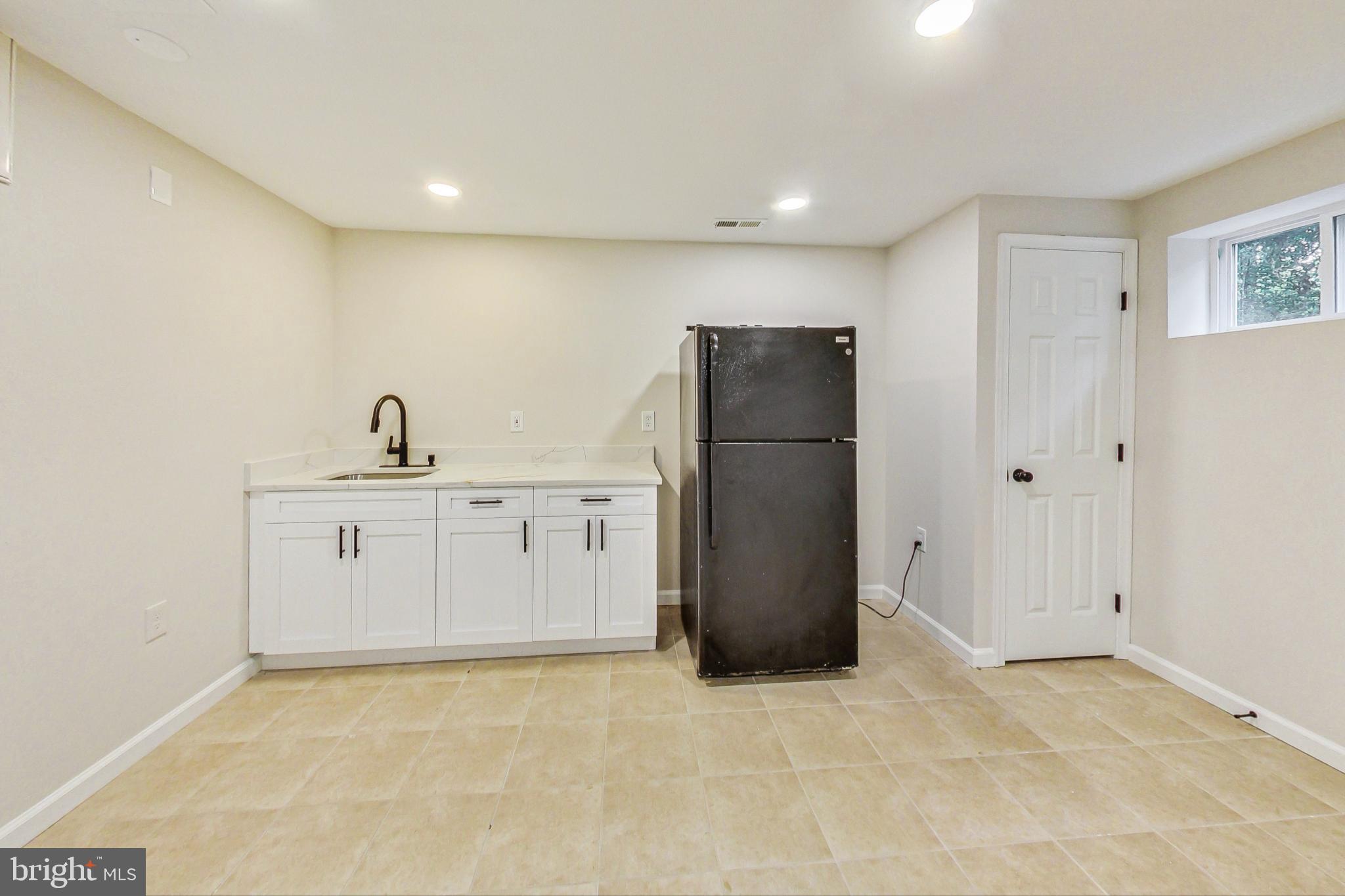 BARNABY ESTATES - Residential Lease