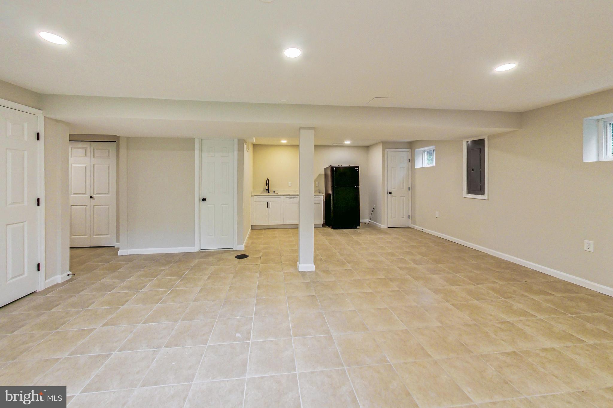 BARNABY ESTATES - Residential Lease