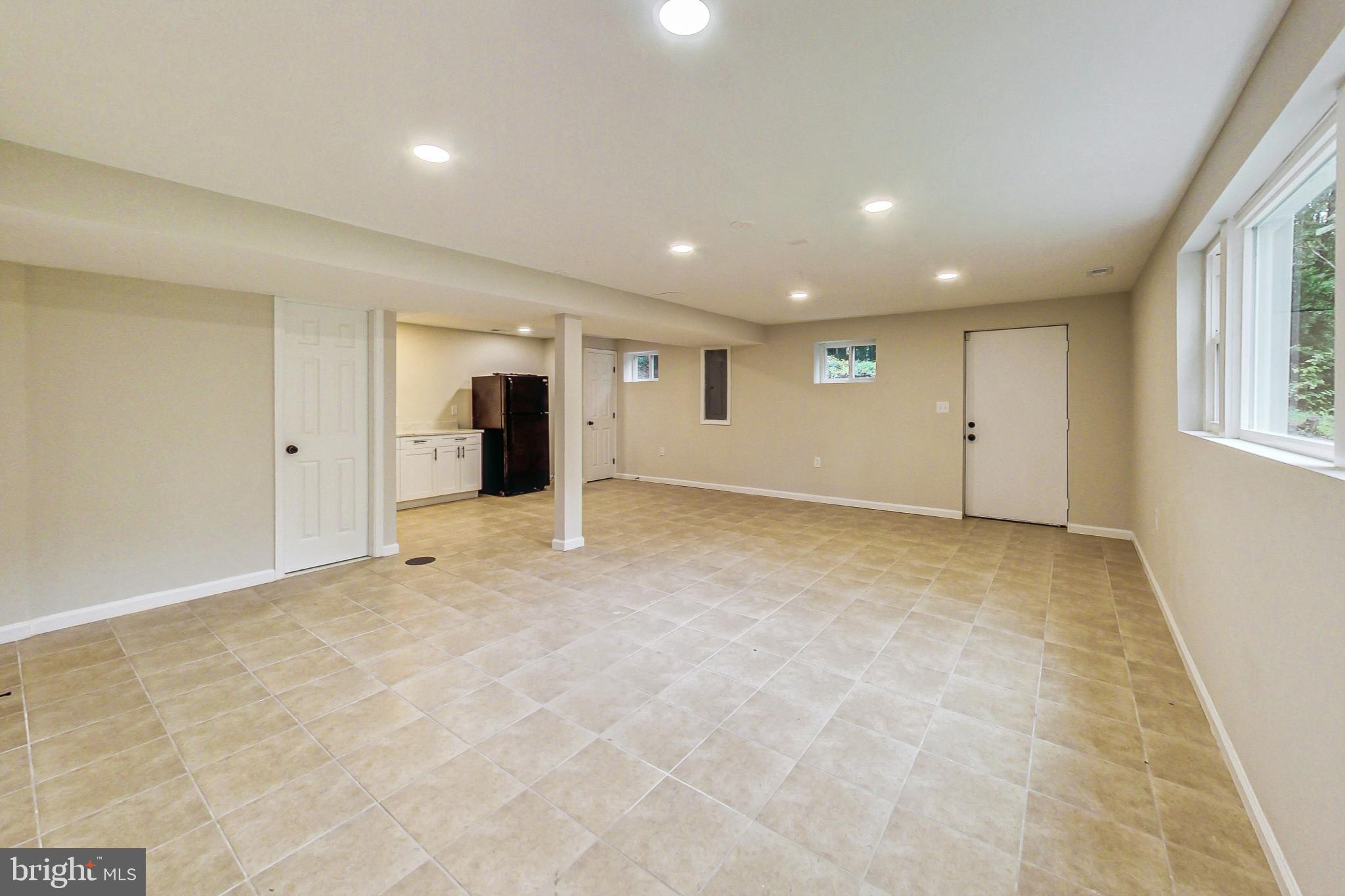 BARNABY ESTATES - Residential Lease