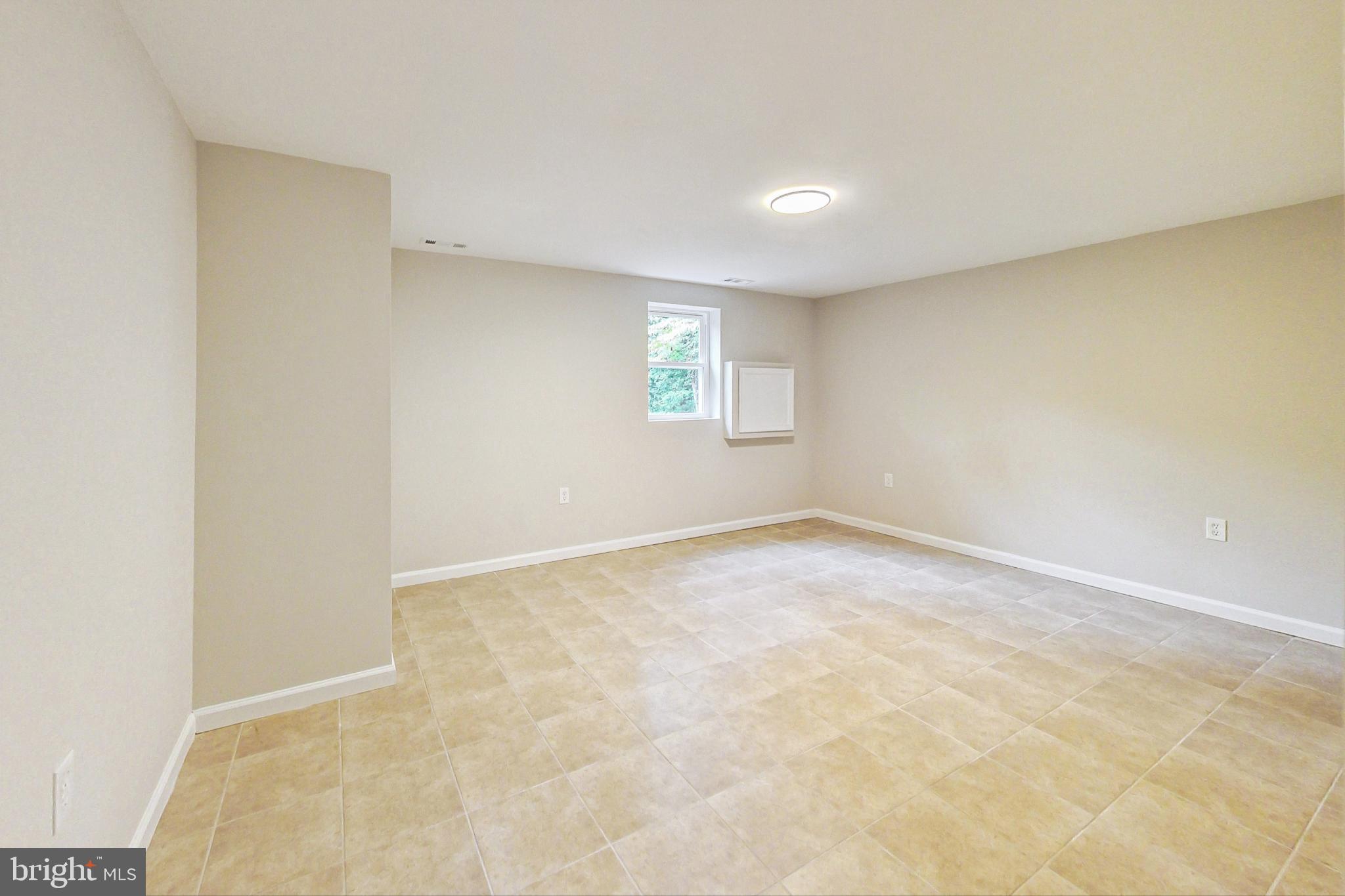 BARNABY ESTATES - Residential Lease