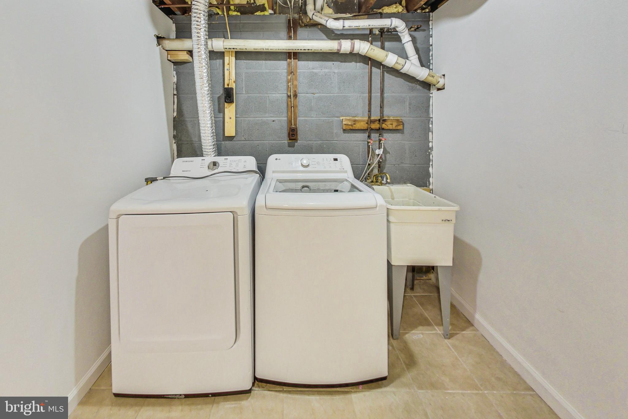 BARNABY ESTATES - Residential Lease