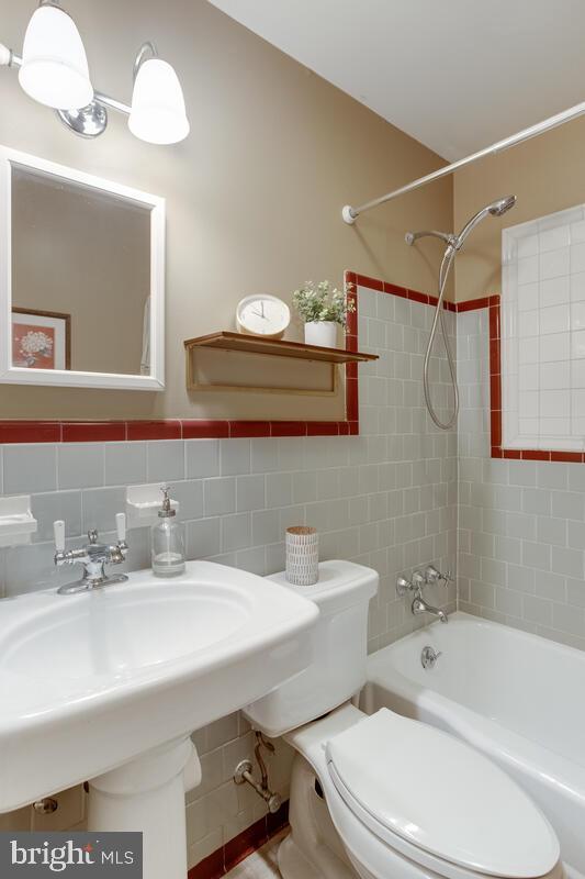 ADMIRAL HEIGHTS - Residential